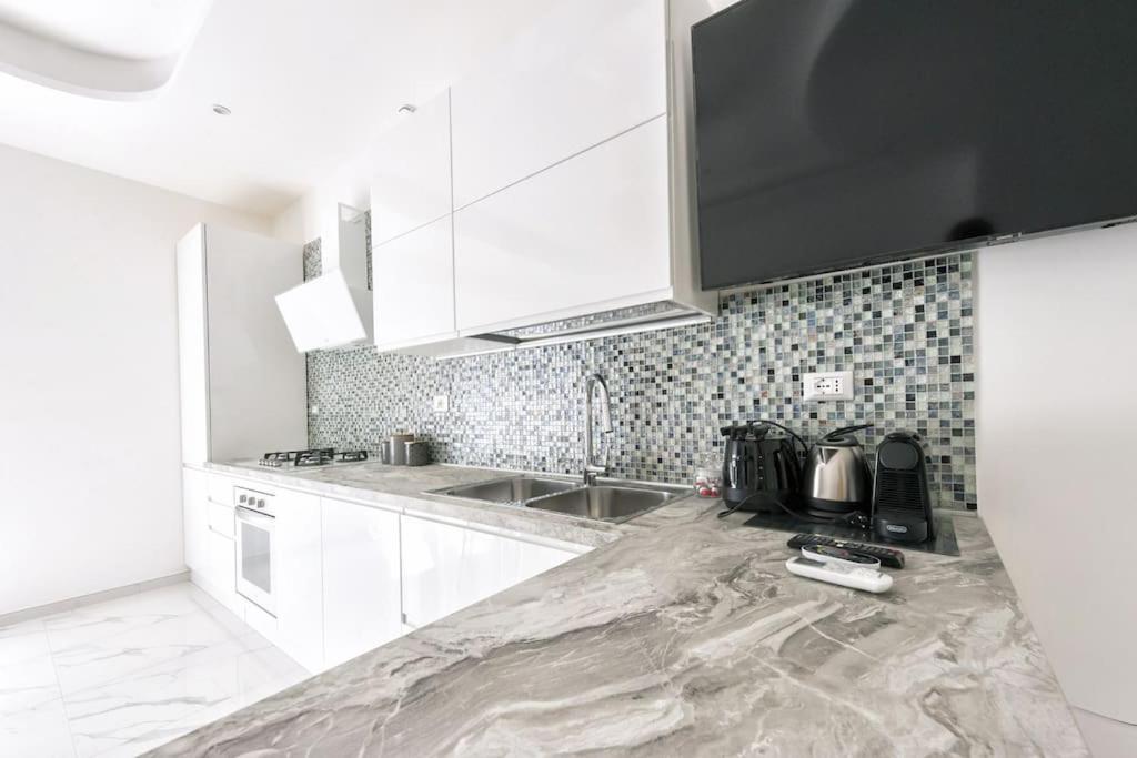 Апартаменты Domus Delia Pescara Centro Экстерьер фото